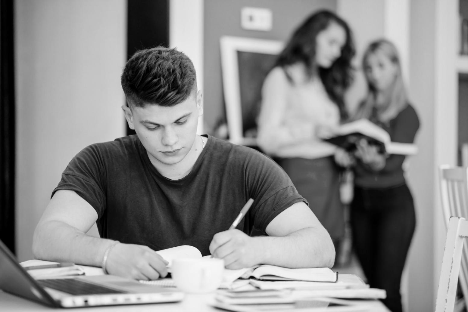 Strumenti digitali per il monitoraggio finanziario quotidiano